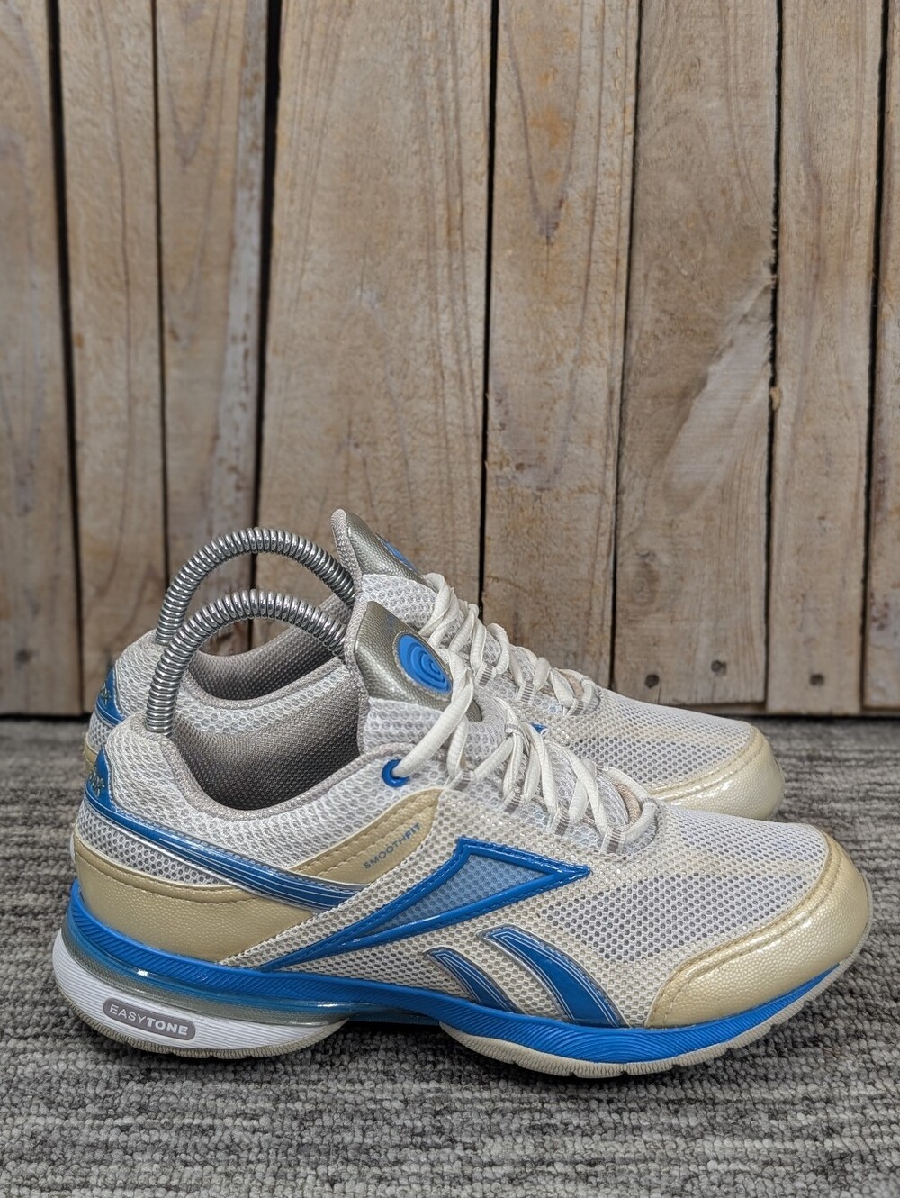 Reebok: Women's Easytone Reenew - Size 6